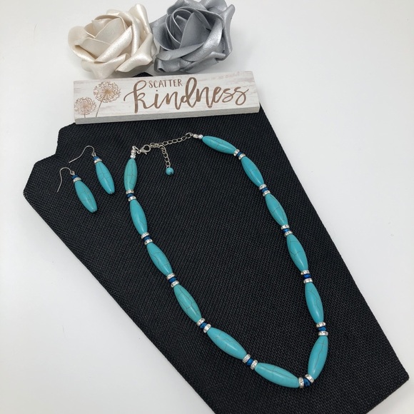 8 Turquoise Magnesite Necklace and Earring Set - Picture 4 of 4